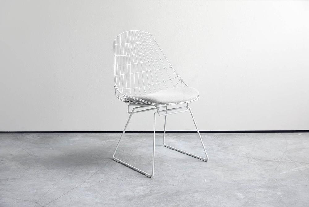 composiet niets waardigheid Outdoor Seating Dining Chairs | Pastoe SM05 Wire chair | Hundred Mile Home  New York